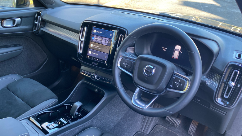 Volvo XC40 2.0 B4P Plus Black Edition 5dr Auto Petrol Estate